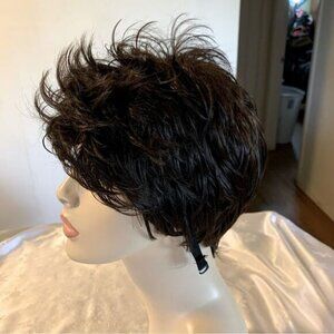 Dark Brown Wig Short Layered Adjustable Straps NWOT Cute Gorgeous